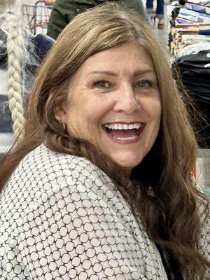 Photo of Lesli S.