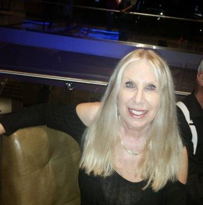 Photo of Linda A.
