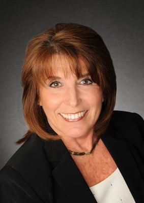 Photo of Elaine F.