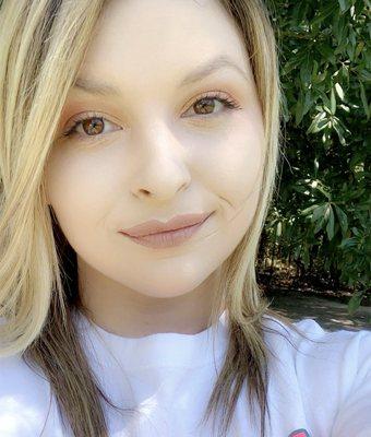 photo of Rhiannon V.