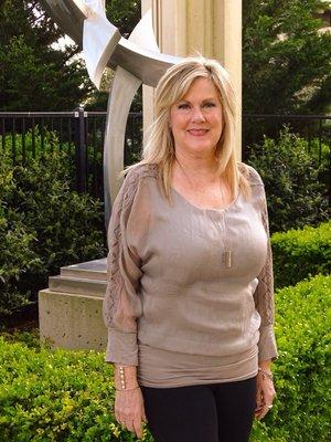 Photo of Julie N.