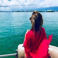 Photo of Julia R.