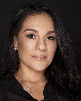 photo of Elizabeth R.