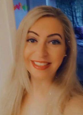 Photo of Kelly J.