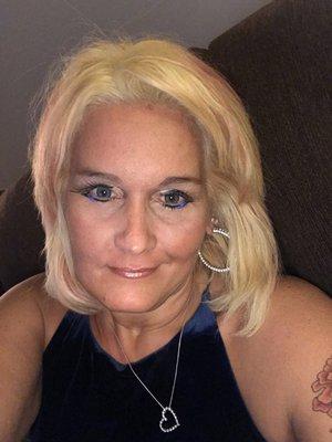 Photo of Julie F.