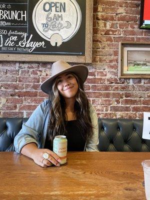 Photo of Laura L.