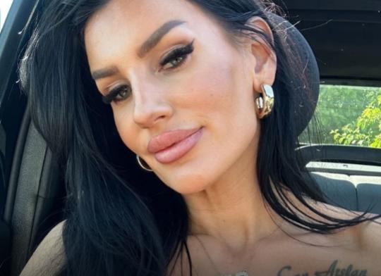 Photo of Kimora L.