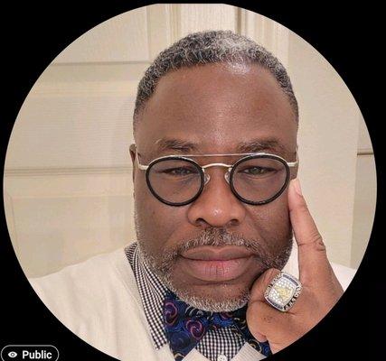 Photo of Dr. Artis R.