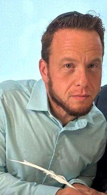 Photo of Ari G.
