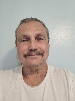 Photo of Robert L.