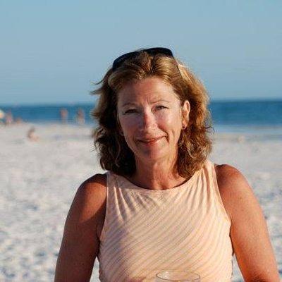 Photo of Lynn F.