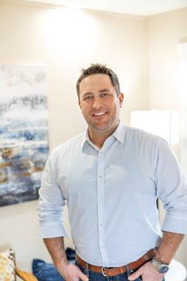 Photo of Neil K.