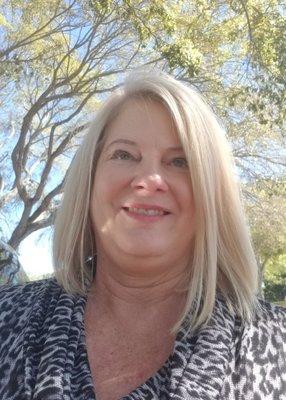 Photo of Julie M.