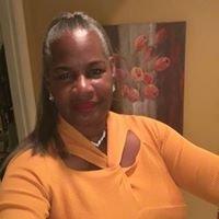 Photo of Laura J.