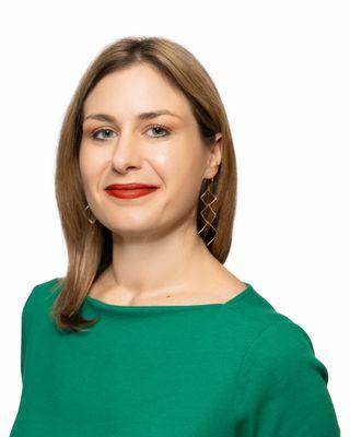Photo of Holly F.