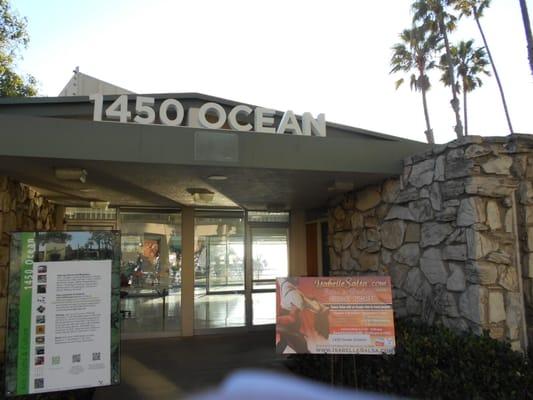 This is the entrance to the building. This venue belongs to the City of Santa Monica.