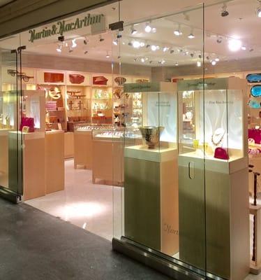 Martin & MacArthur in the Ritz Carlton, Kapalua