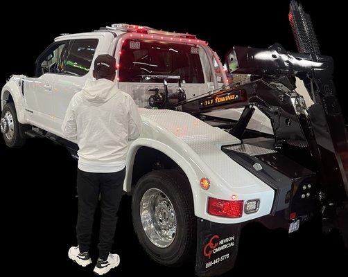 D&T Towing & Collision