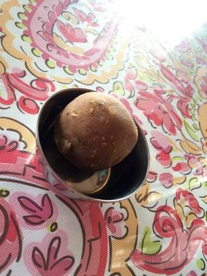 Dessert made of chickpea flour, ghee and coconut.