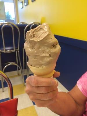 Chocolate marshmallow custard come. Medium.