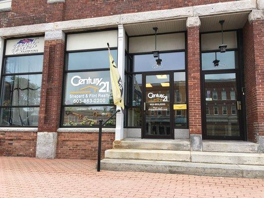 Mountain Views Realty