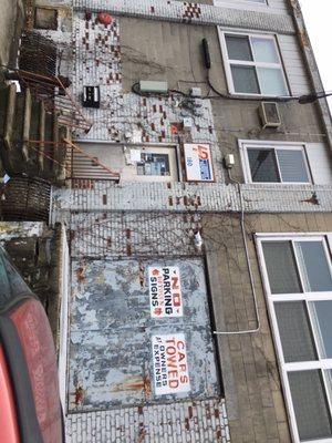 Nobody should come out to a note from someone threatening to scratch up your car, INTENTIONALLY.