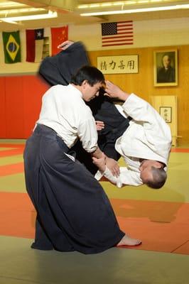 Dwight Sora throwing Bill Cruz