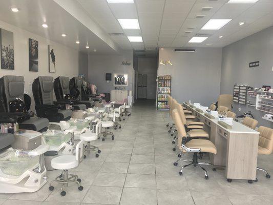 LUX Nail & Spa