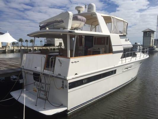 La Dolce Vita, a 48' private luxury yacht, is offered for 2.5, 4, and 6 hour charters in the Mississippi Gulf Coast for up to 6 passengers.