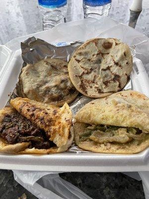 Gorditas of pork meat and pork grinds