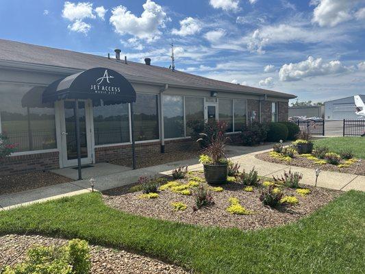 Sumner County Regional Airport (M33)