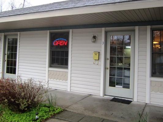 This woman can cook! If you're looking for good bbq in Northern Michigan then this is the place.