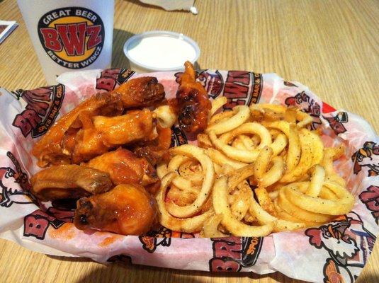 Best wings I've had in a long time! Hot and delicious!