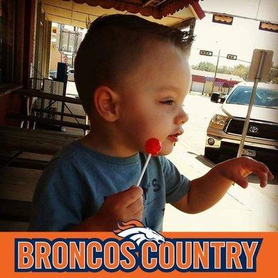 IM MICHAEL & THIS IS MY BOY ,BRAXTON BEAIRD...REALLY LOVE TO TALK TO THE PASTOR...IVE WATCHED YALL ON TV AT 2AM. THINKIN OF SUICIDE, HELP!!