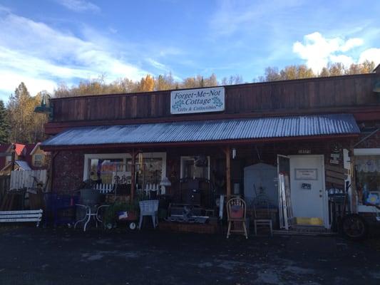 Forget-Me-Not Cottage Gift & Collectibles