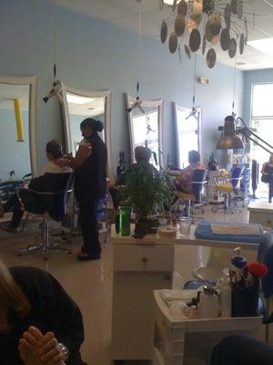 Os Beauty Parlor