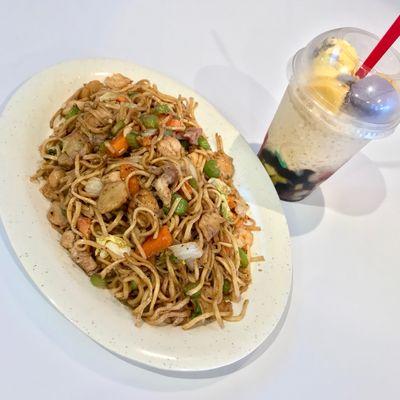 Pansit Canton w/ Halo*Halo