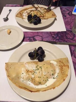 Breakfast crepes with egg, ham and cheese... Finished with seedless grapes!