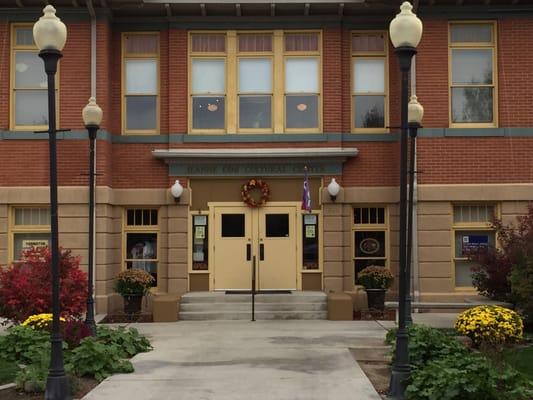 Front entrance to the center.