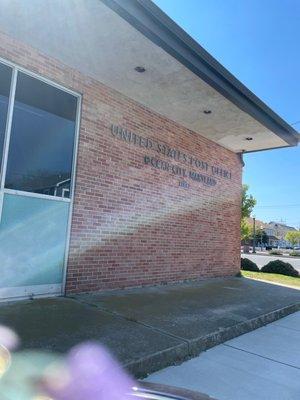 Very friendly and helpful USPS staff