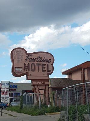 Fontaine Motel
