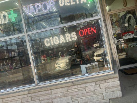 Harvard Cigarettes & Cigars