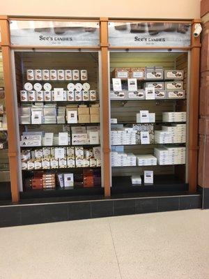 See's wall unit in Terminal 4 A gates