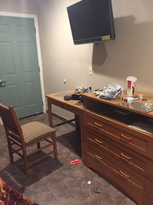 If you got rid of my mess it would look like one of Jacks French girls.