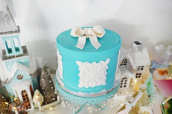 custom holiday cake!