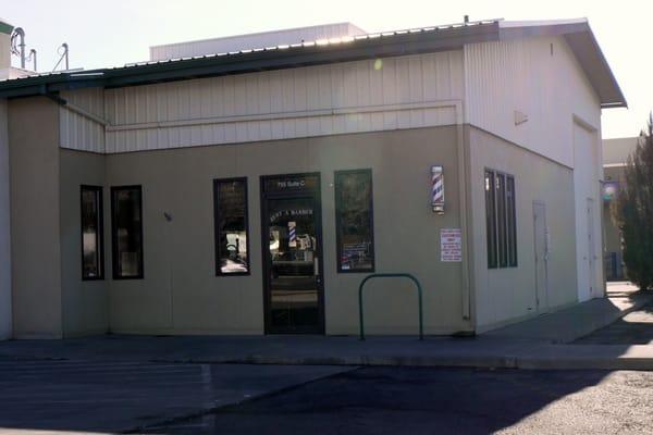 Shares the building with Papa John's pizza