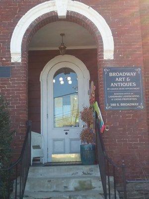 Broadway Art and Antiques