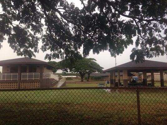 Left, Restroom. Da pavilion. Da Tennis Court is to da right.
