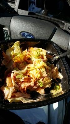 Their premade chef salad $5 con ranch & lite country french dressing (560cal) surprised how good it was. Will def buy again