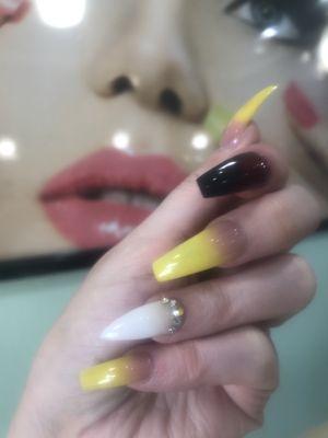 Come try out a new set of ombré powder with Swarovski design....